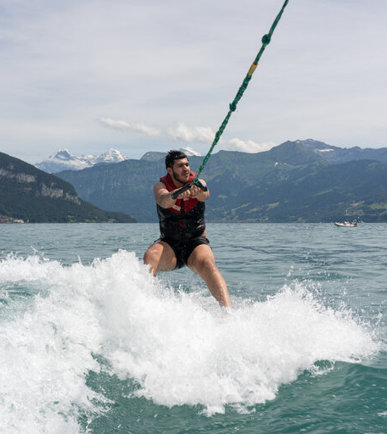 Gruppenbild Jugendliche Mitglieder von transfair am Jugendevent 2024 am Thunersee